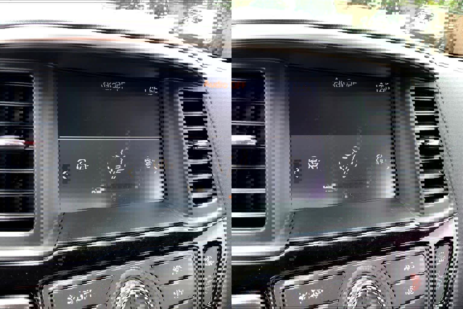 Used 2020 Nissan Pathfinder S image 29