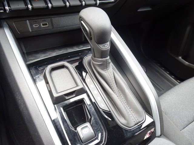 Used 2024 Chevrolet Colorado W/T RWD image 18