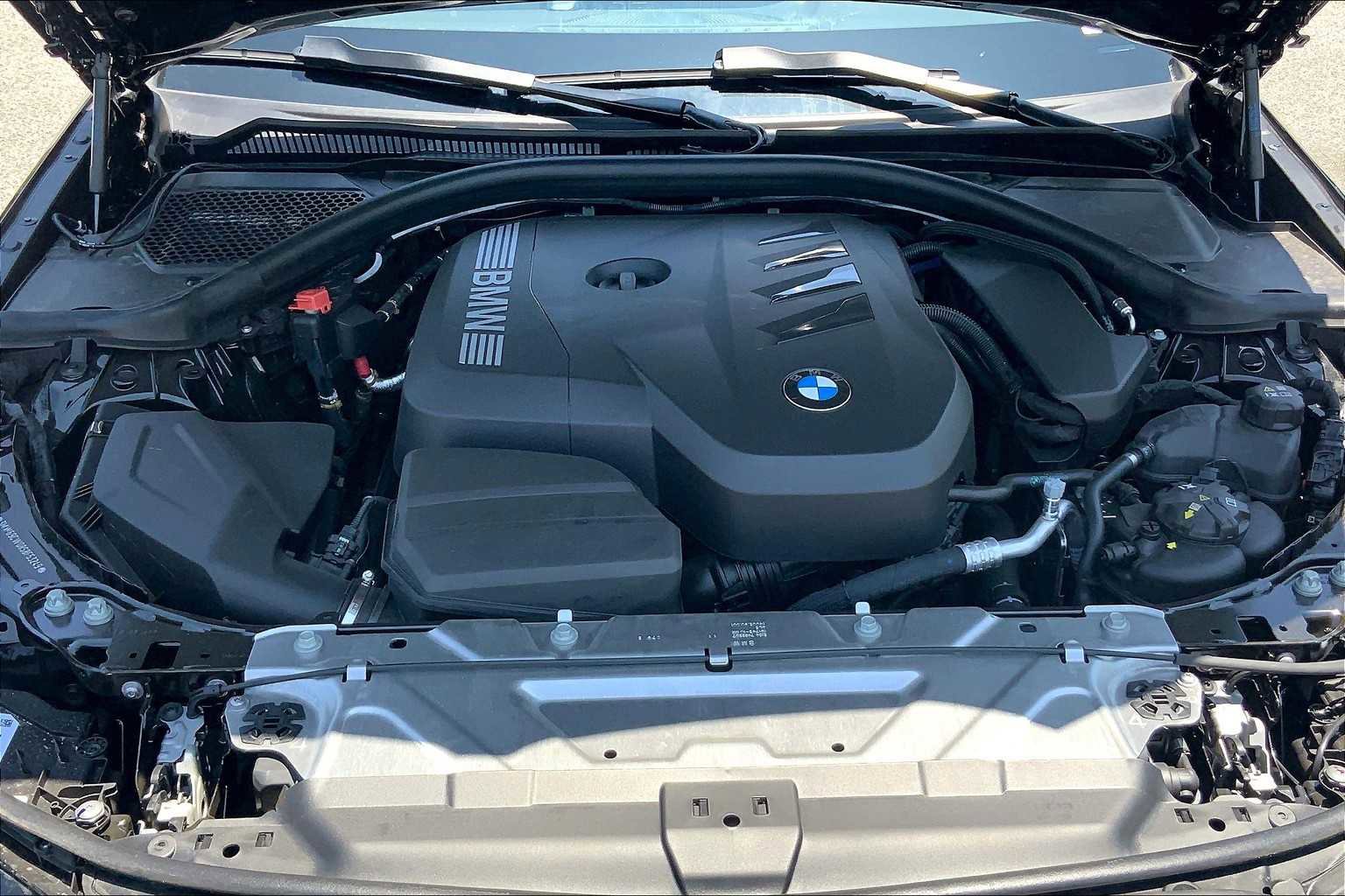 Used 2025 BMW 330i Sedan w/ Convenience Package image 16