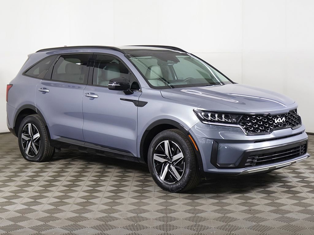 Used 2023 Kia Sorento S w/ Panoramic Sunroof Package FWD image 2