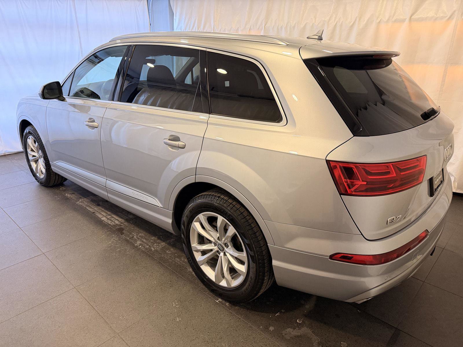 Used 2019 Audi Q7 2.0T Premium w/ Cold Weather Package image 3