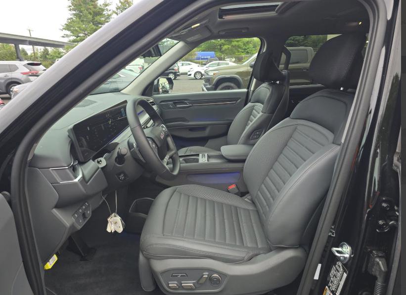 Used 2025 Kia EV9 Land image 2