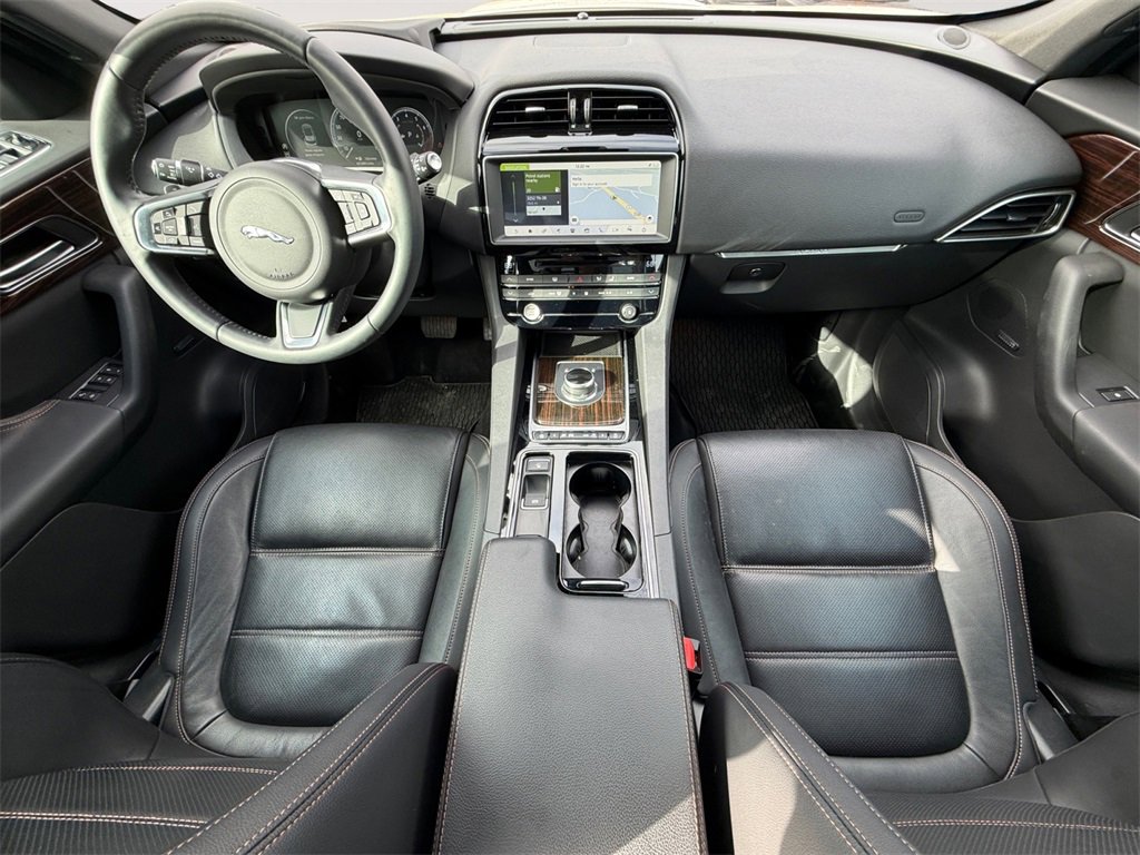 Used 2018 Jaguar F-PACE Prestige image 11