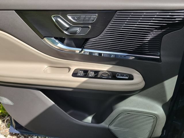 Certified 2022 Lincoln Corsair FWD w/ Equipment Group 101A image 12
