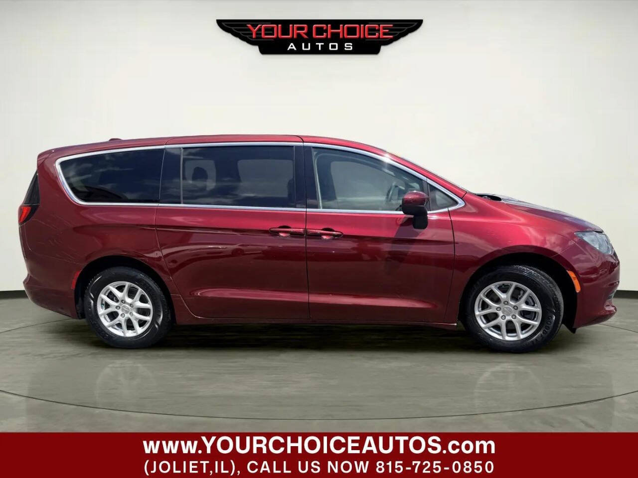 Used 2017 Chrysler Pacifica Touring FWD image 10