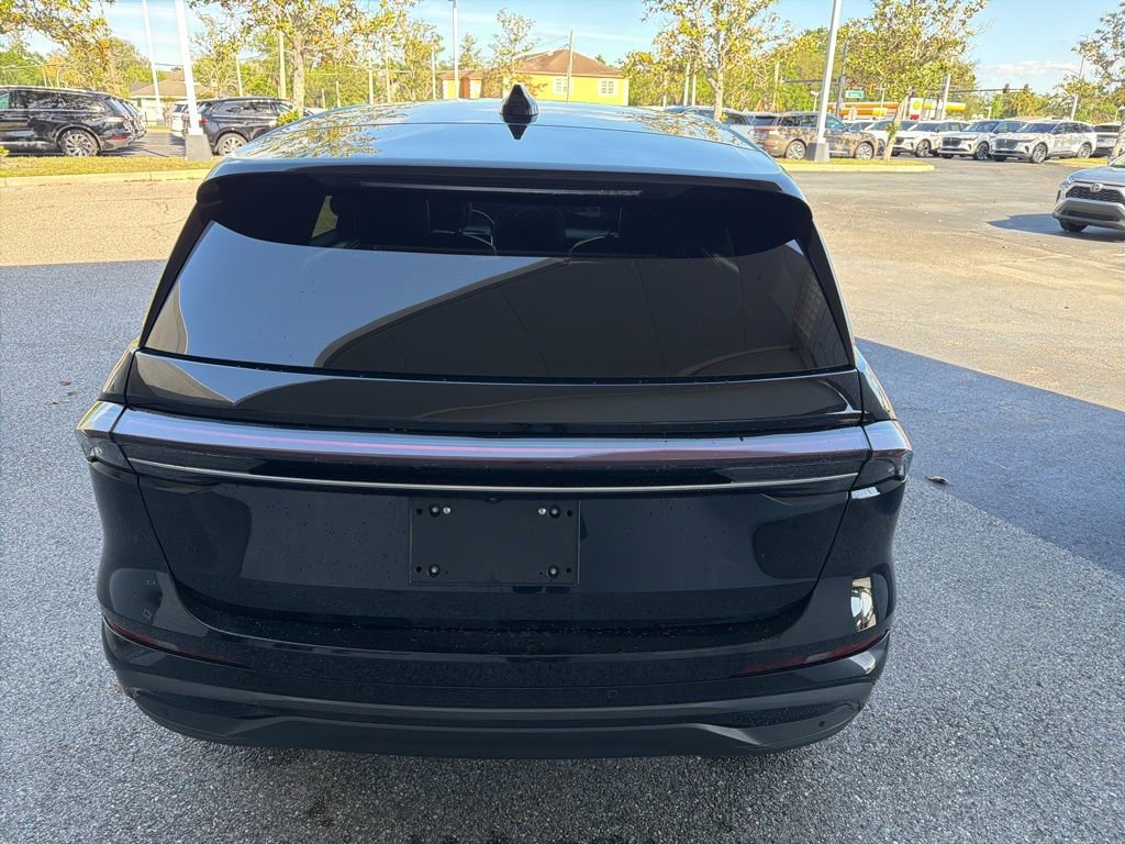 Used 2024 Lincoln Nautilus Premier w/ Jet Appearance Package image 4