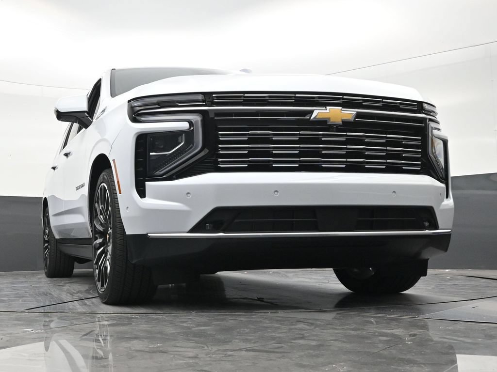 Used 2026 Chevrolet Suburban High Country AWD/4WD image 25