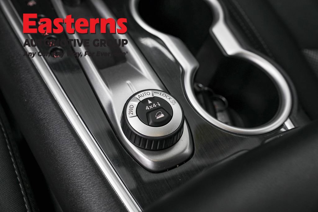 Used 2020 Nissan Pathfinder S image 22