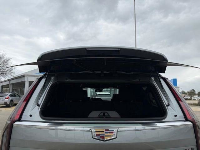 Used 2024 Cadillac Escalade ESV Luxury image 13