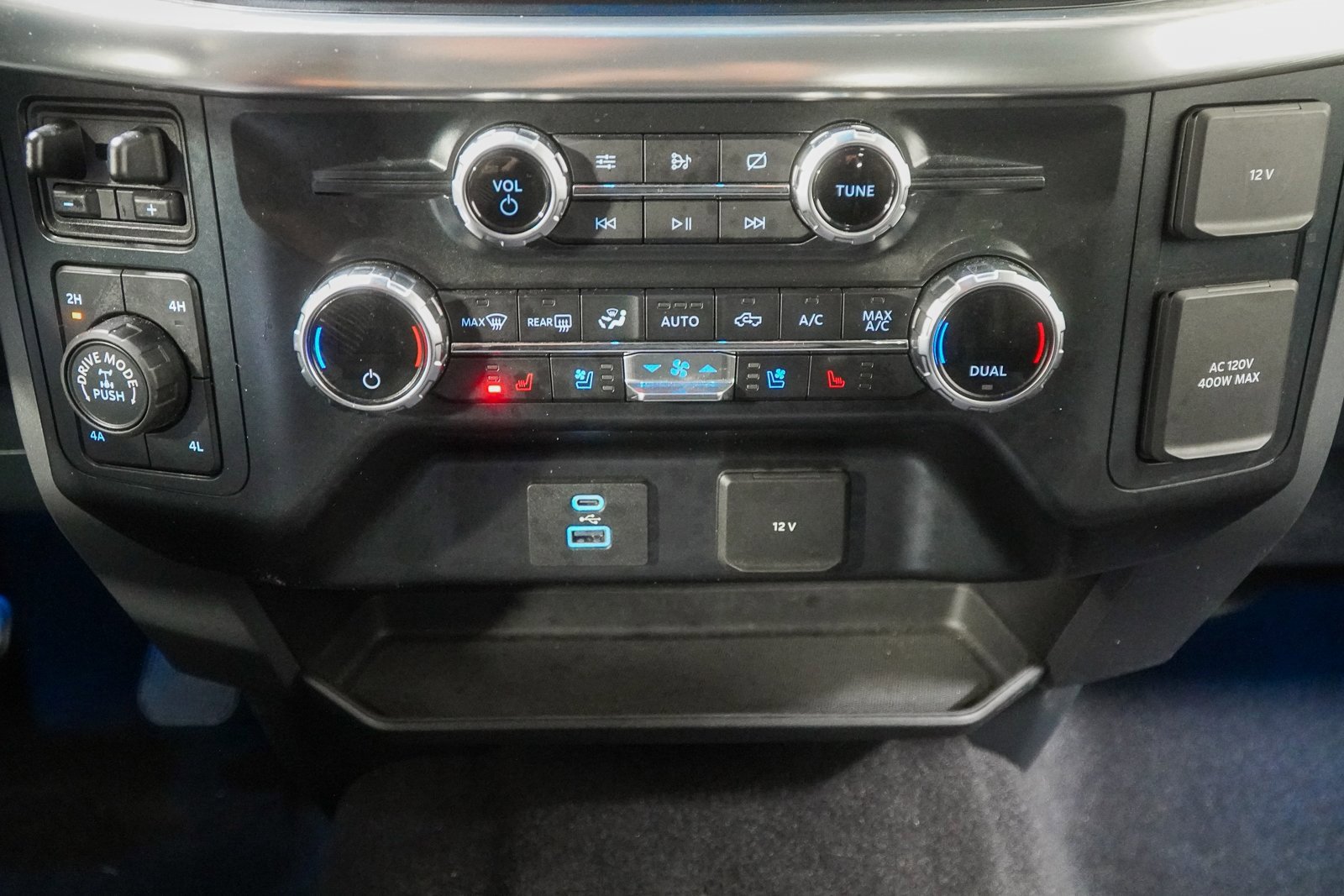 Used 2021 Ford F150 Lariat w/ Max Trailer Tow Package image 37