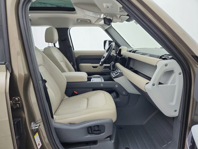 Used 2020 Land Rover Defender 110 First Edition image 14