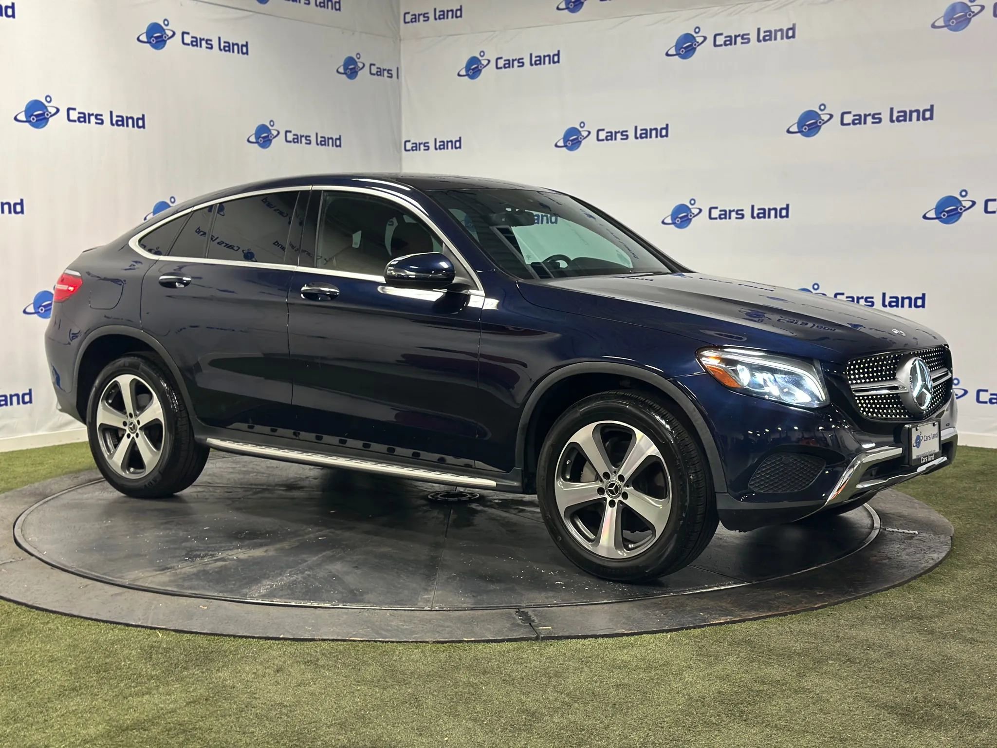Used 2019 Mercedes-Benz GLC 300 4MATIC Coupe image 2