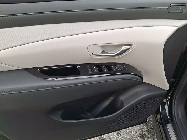 Used 2025 Hyundai Tucson Limited image 12