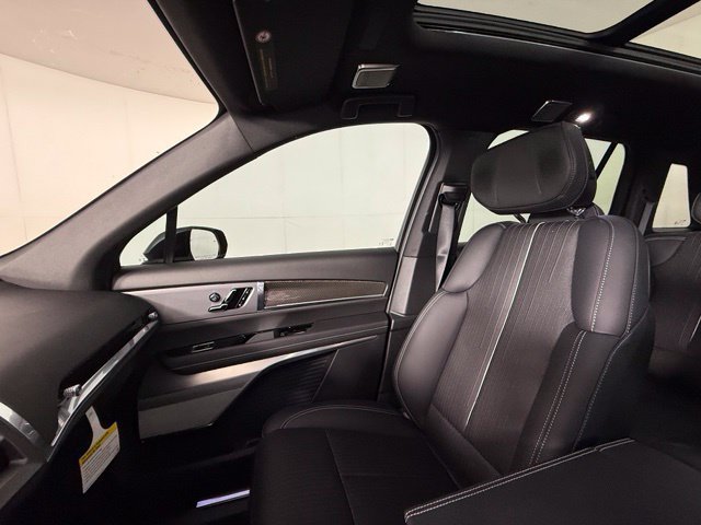 New 2027 Cadillac Vistiq Sport AWD/4WD image 18