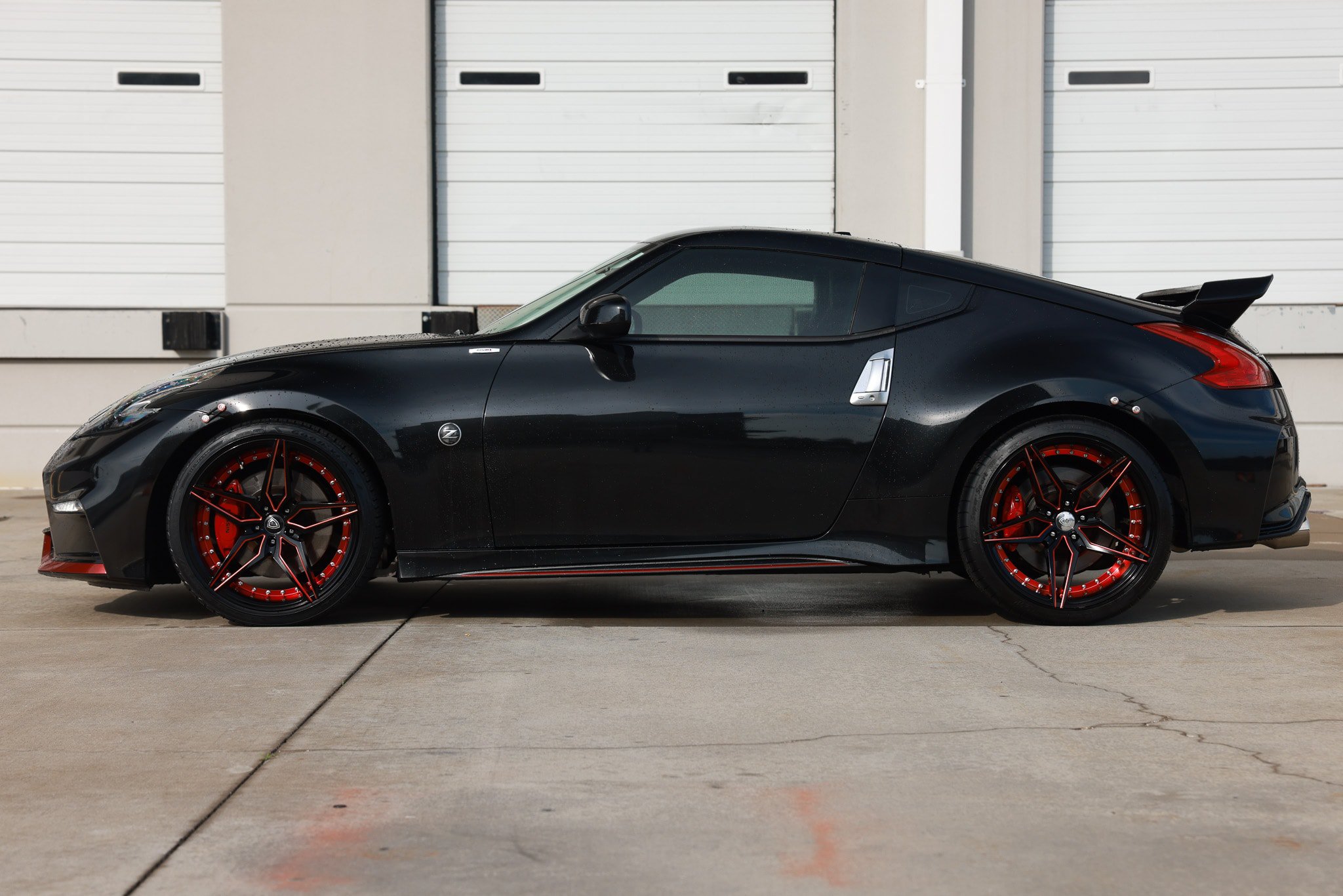 Used 2016 Nissan 370Z NISMO RWD image 4