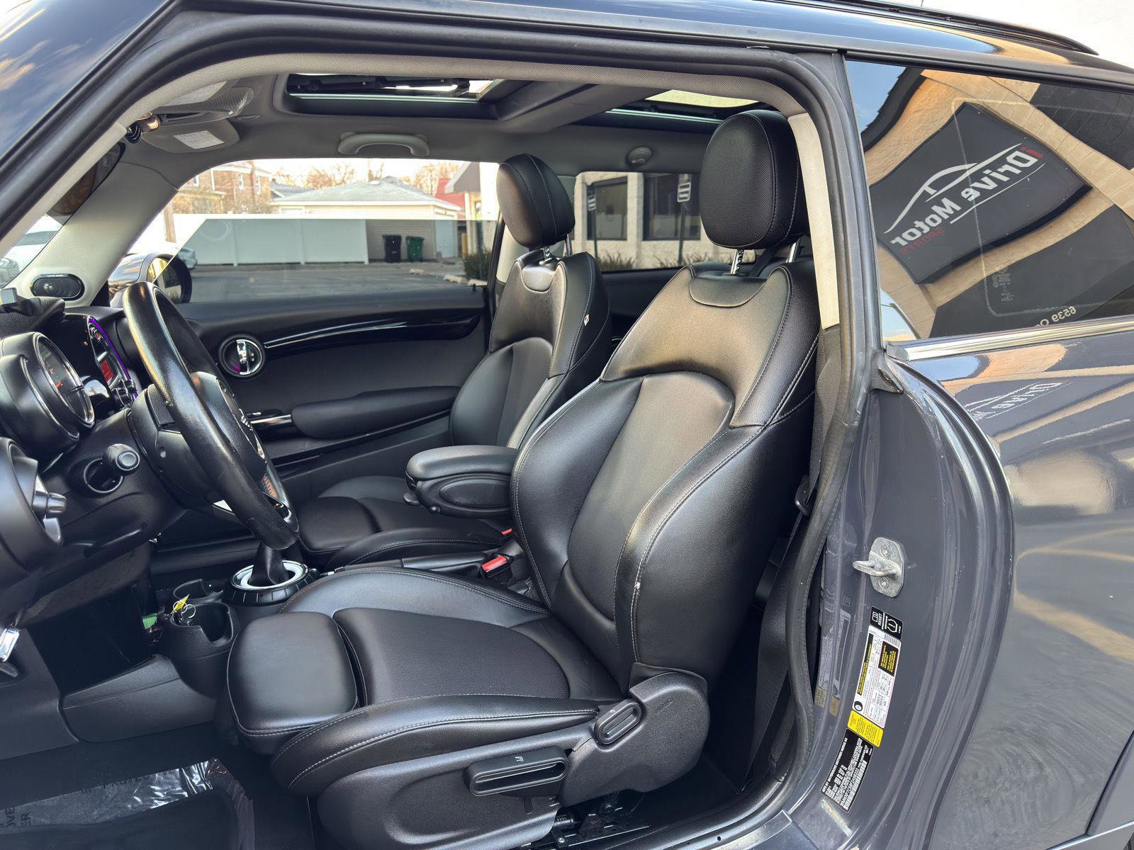 Used 2015 MINI Cooper S image 21