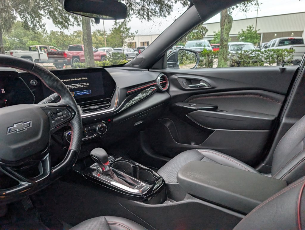 Used 2025 Chevrolet Trax RS w/ Driver Confidence Package FWD image 15