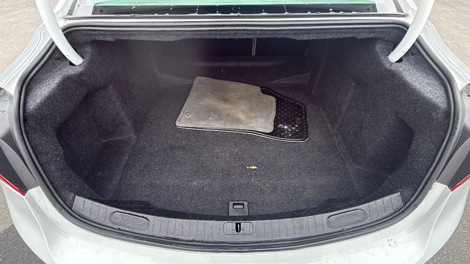 Used 2014 Chevrolet Impala LT FWD image 10