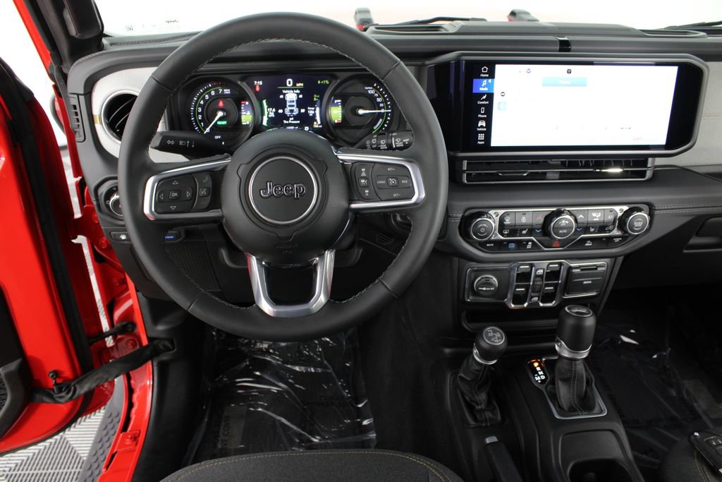 Used 2025 Jeep Wrangler Unlimited Sahara AWD/4WD image 10