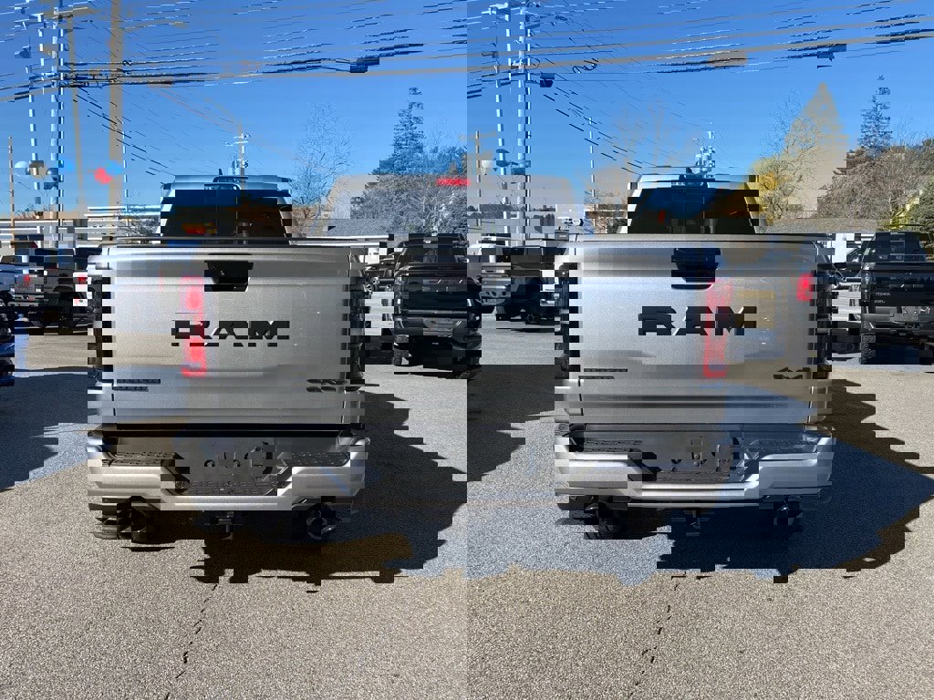 New 2026 RAM 1500 4x4 Crew Cab image 6