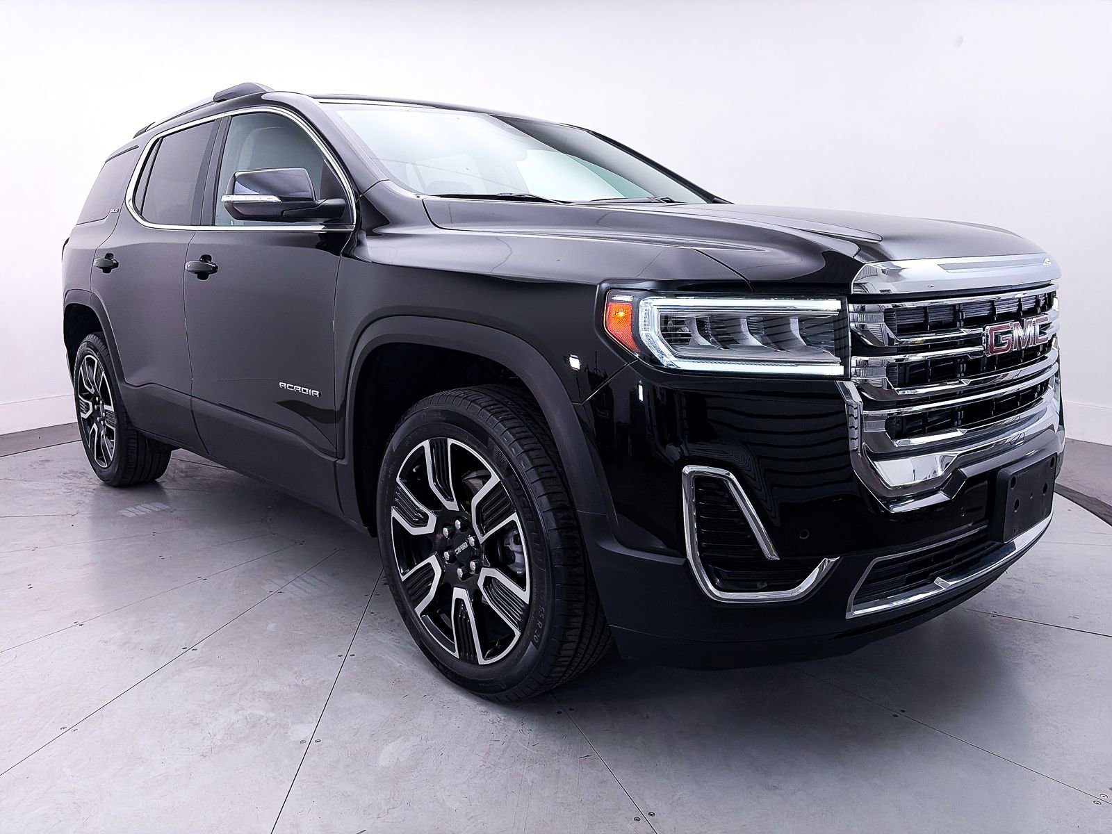 Used 2022 GMC Acadia SLE w/ Driver Convenience Package FWD image 12