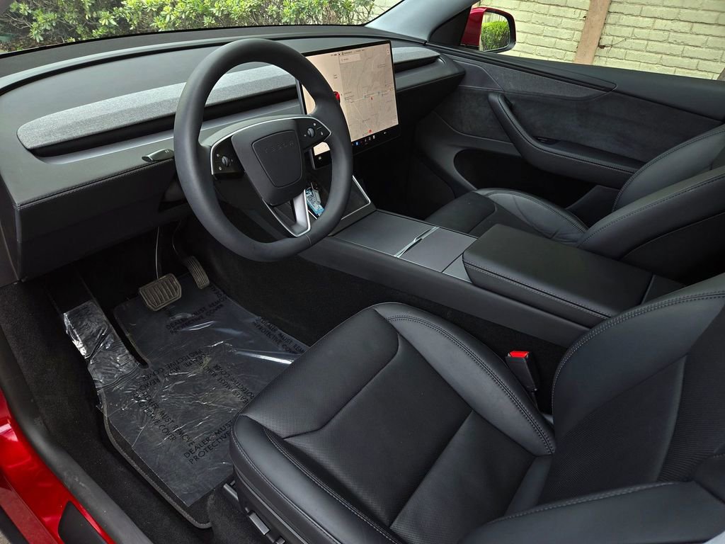 Used 2026 Tesla Model Y Long Range image 9