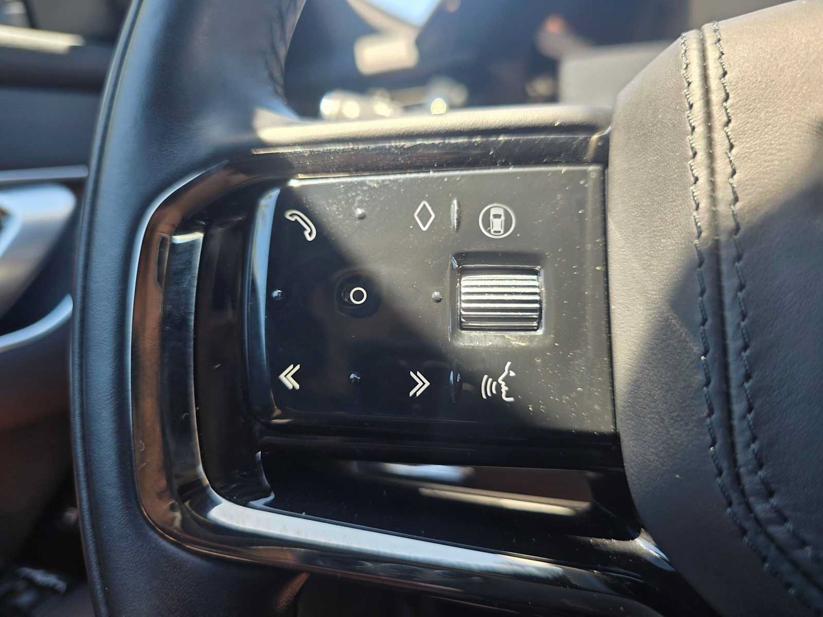 Used 2026 Land Rover Range Rover Velar S AWD/4WD image 33