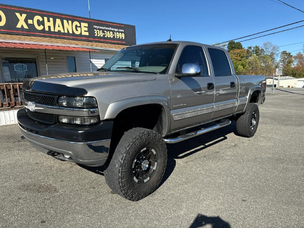 Used 2002 Chevrolet Silverado 2500 LT w/ Off-Road Skid Plate Pkg image 2