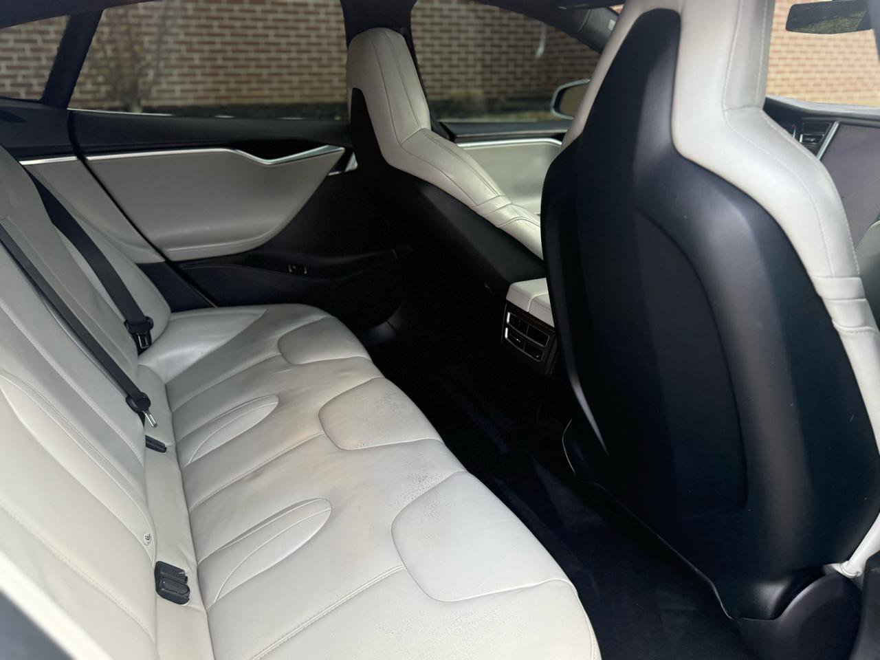 Used 2016 Tesla Model S 85D image 38