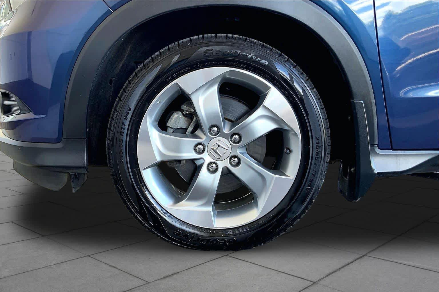 Used 2016 Honda HR-V EX image 11