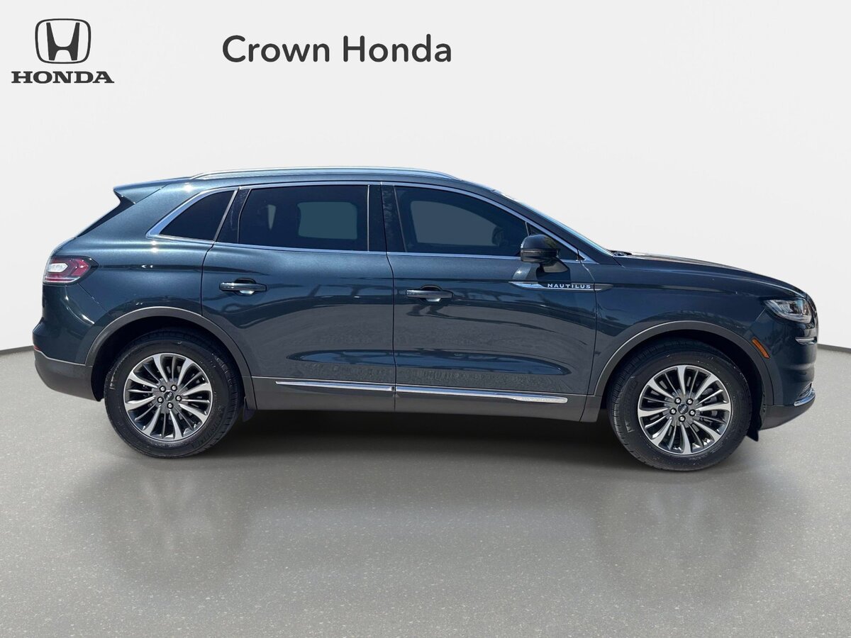 Used 2023 Lincoln Nautilus Reserve FWD image 5