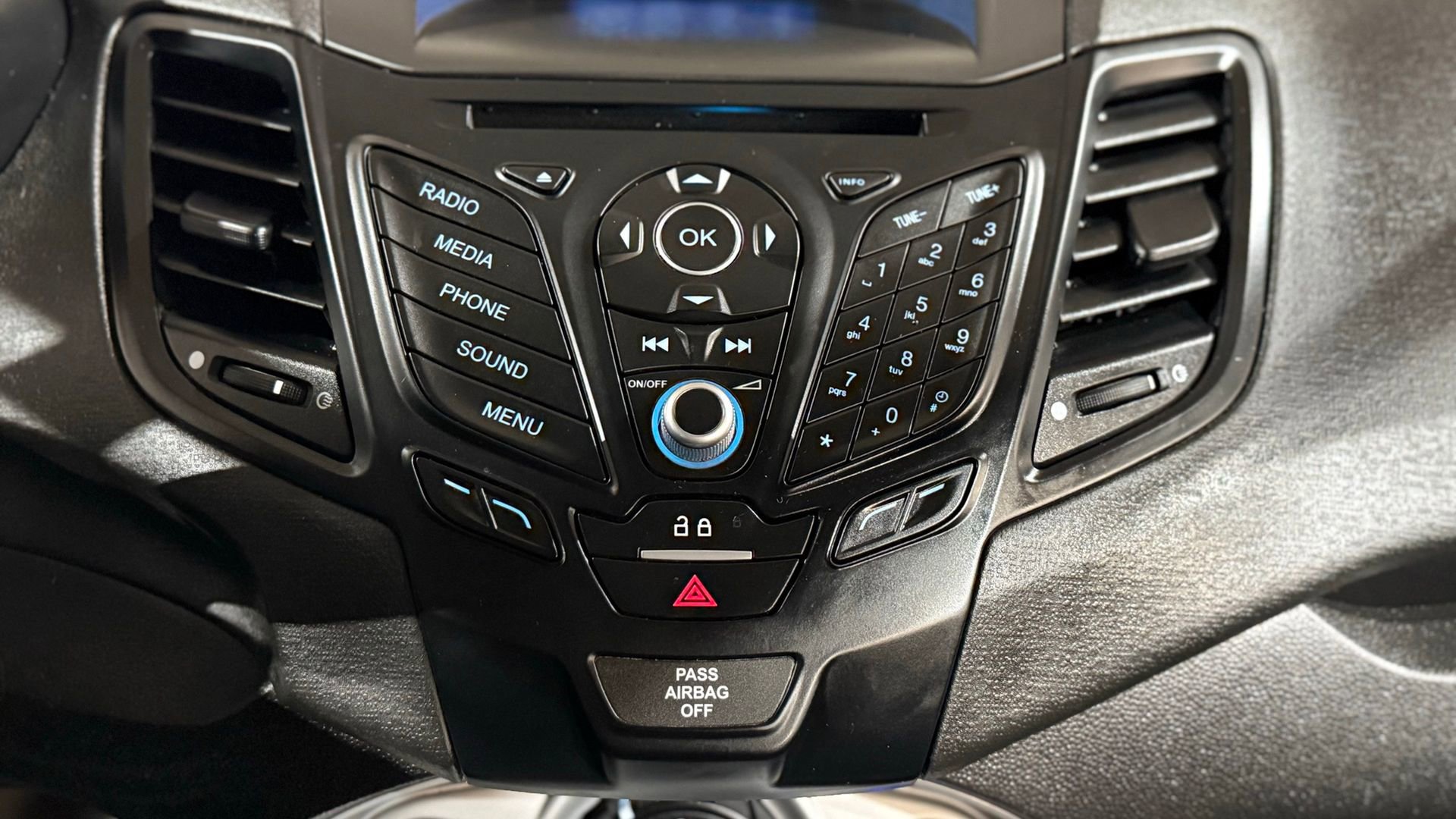 Used 2018 Ford Fiesta SE image 75