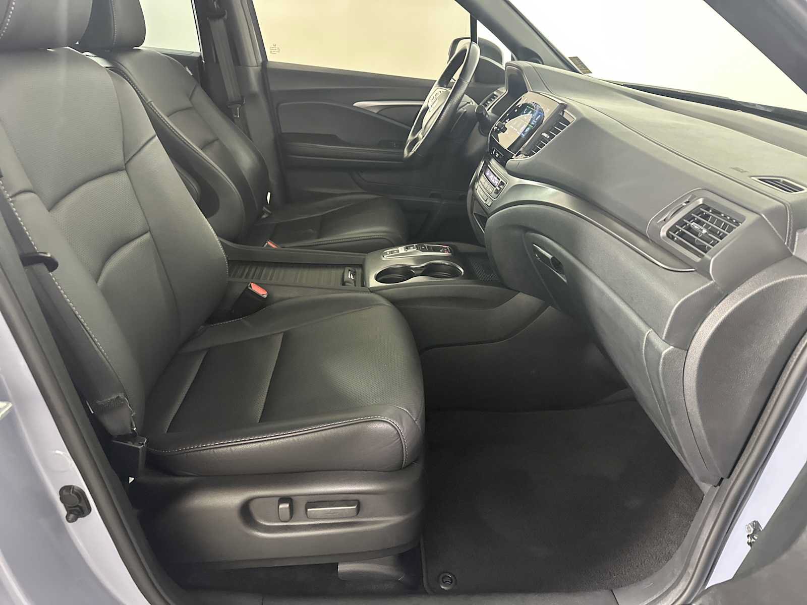 Used 2023 Honda Passport EX-L image 14