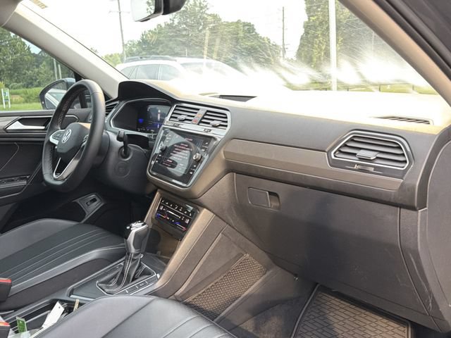 Used 2024 Volkswagen Tiguan SE FWD image 26