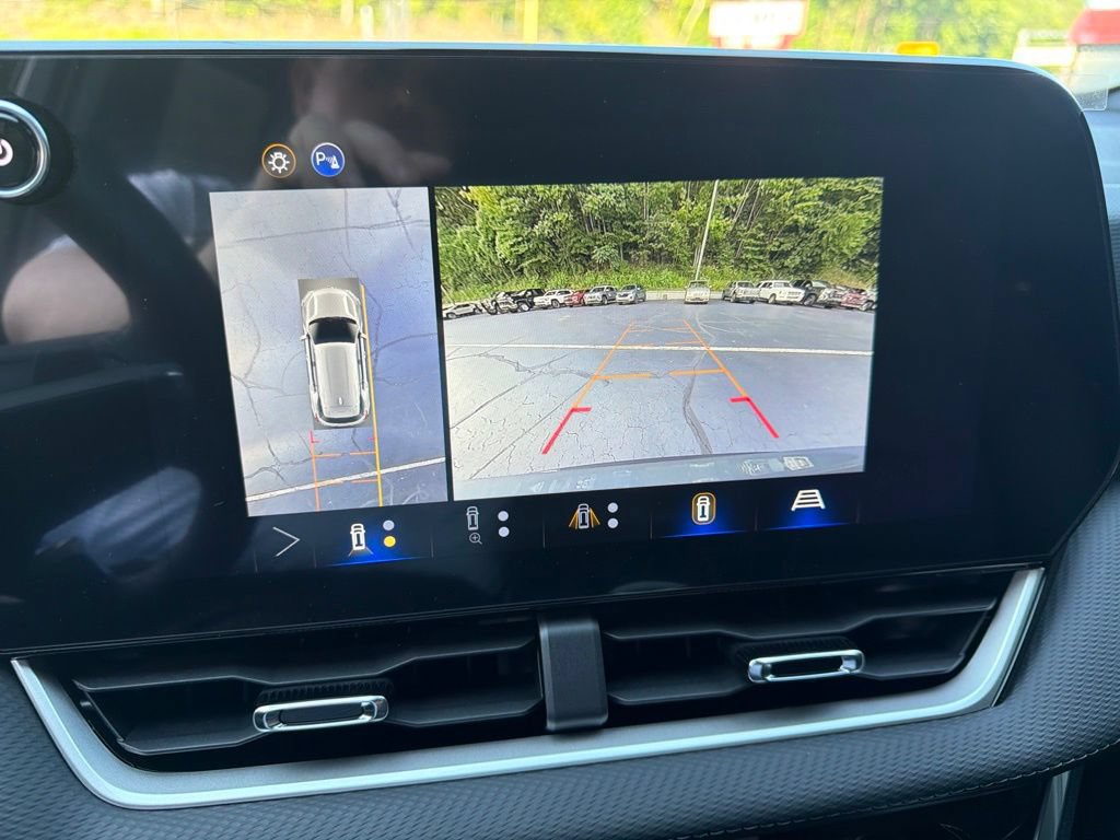 New 2026 Chevrolet Equinox LT w/ Convenience Package II FWD image 18