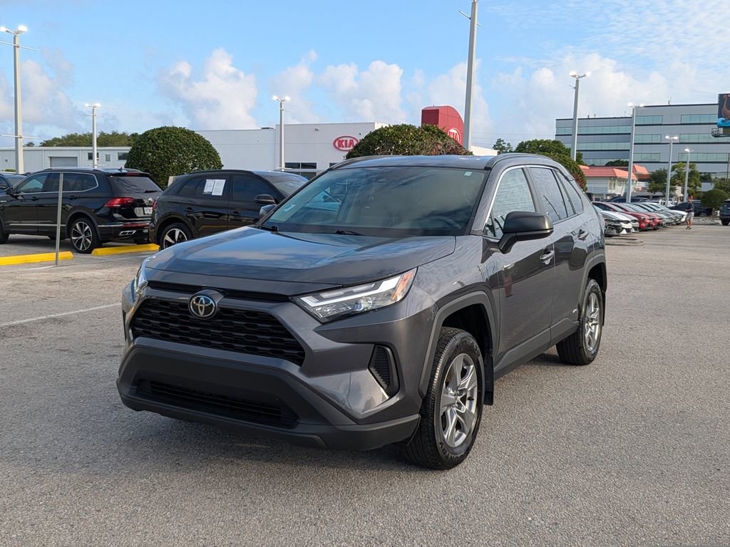 Used 2025 Toyota RAV4 LE AWD/4WD image 2