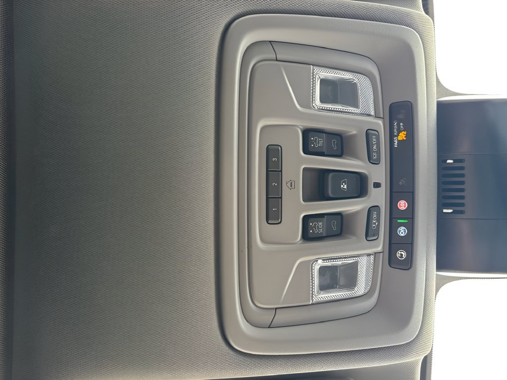 Used 2024 GMC Sierra 2500 Denali AWD/4WD image 24