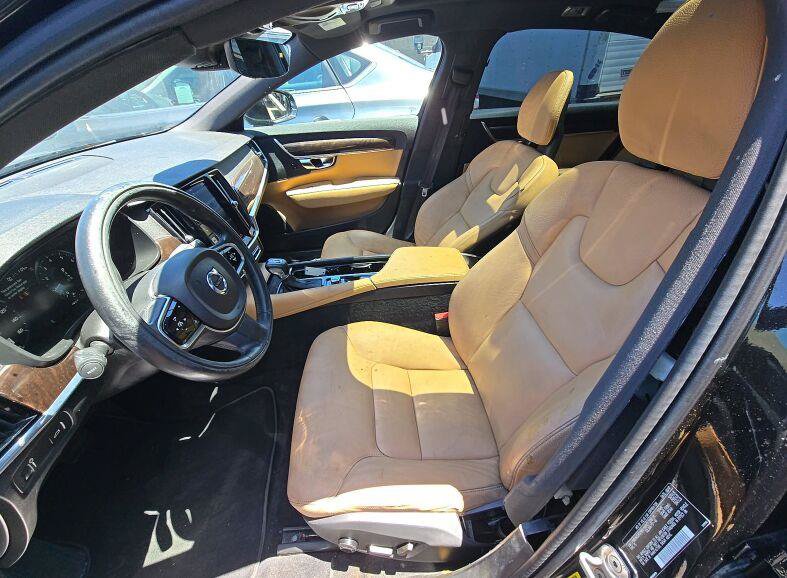 Used 2018 Volvo S90 T5 Momentum w/ Convenience Package FWD image 9