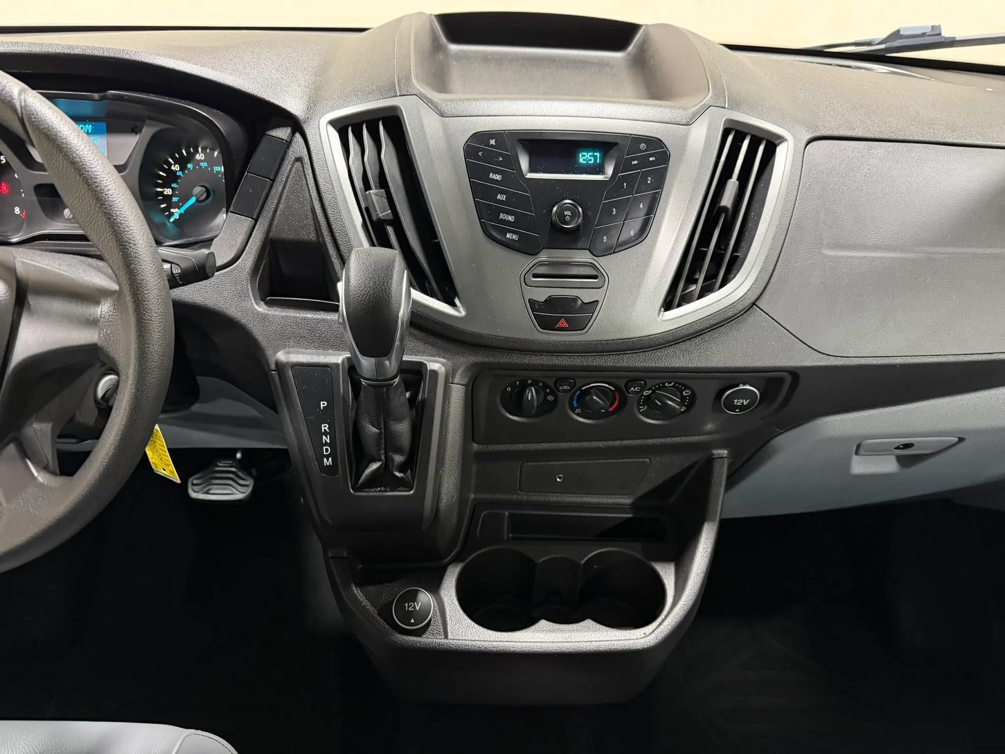 Used 2018 Ford Transit 150 XL RWD image 46