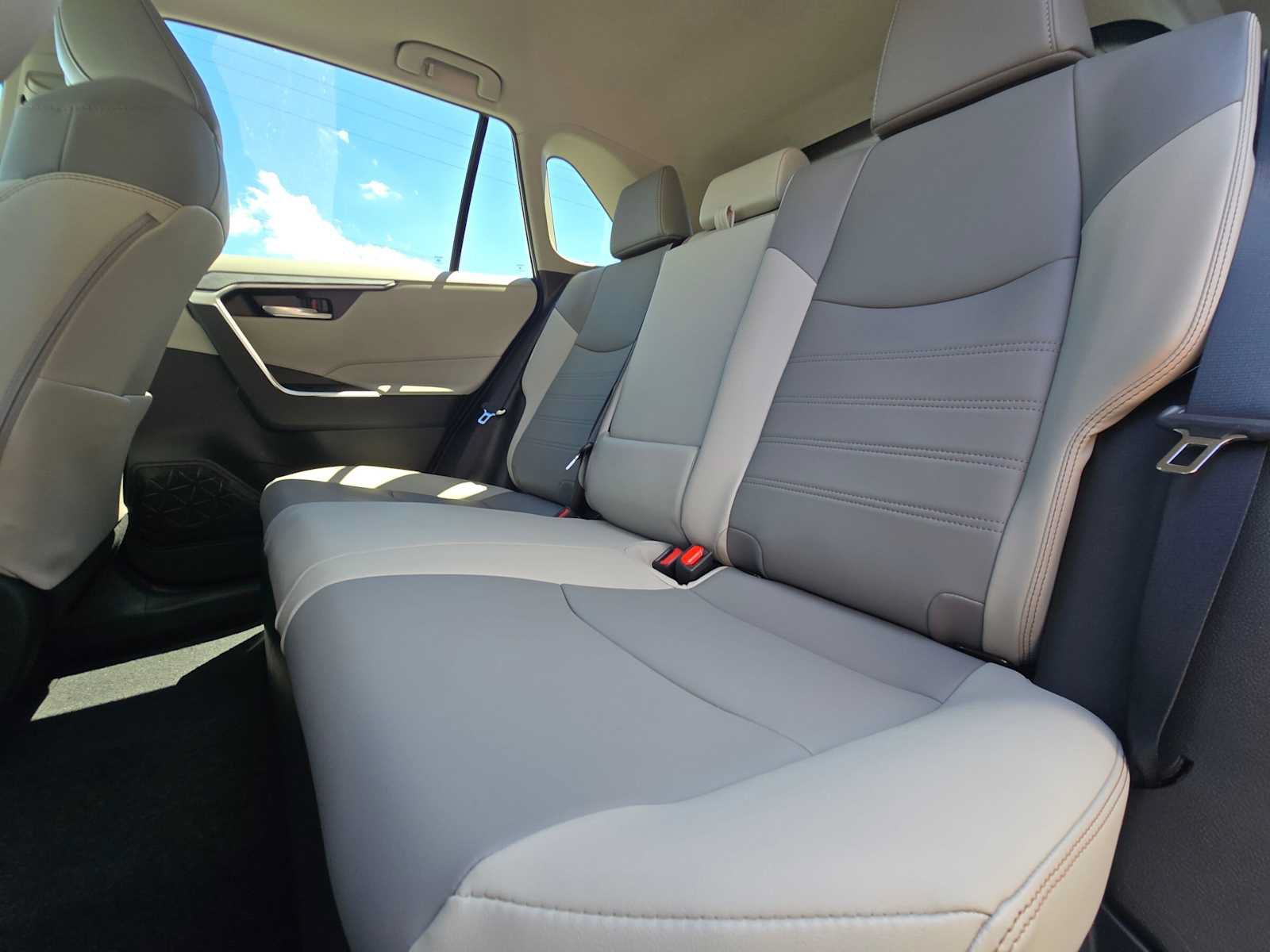 Certified 2025 Toyota RAV4 XLE Premium AWD/4WD image 17