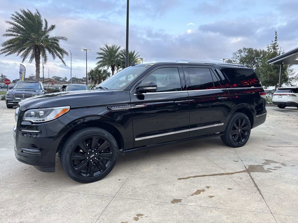 Used 2022 Lincoln Navigator L Reserve image 5