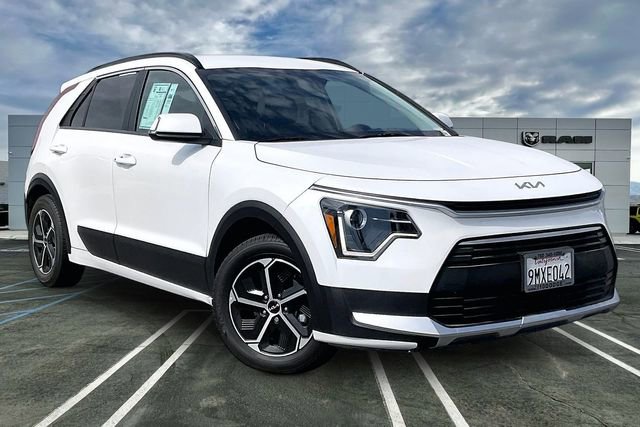 Used 2023 Kia Niro EX image 12