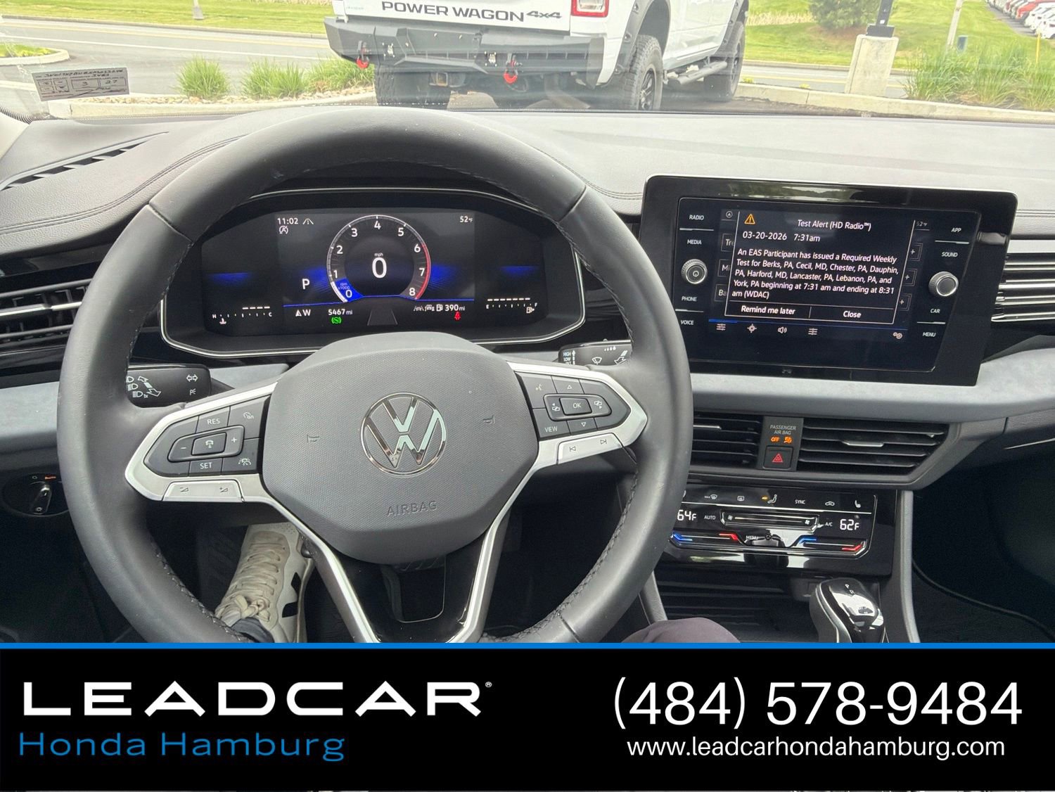 Used 2025 Volkswagen Jetta SE FWD image 14