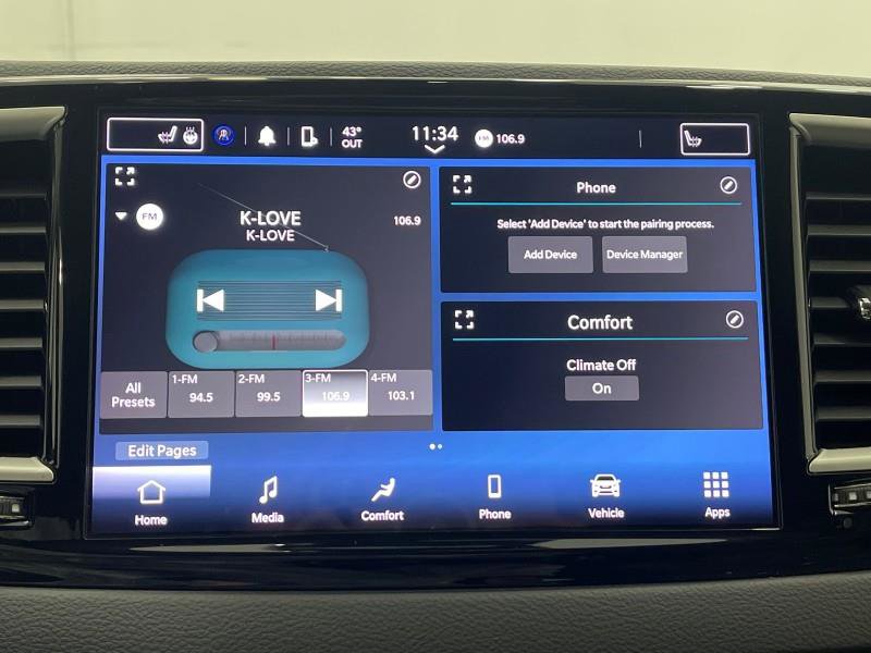 Used 2023 Chrysler Pacifica Touring-L image 17