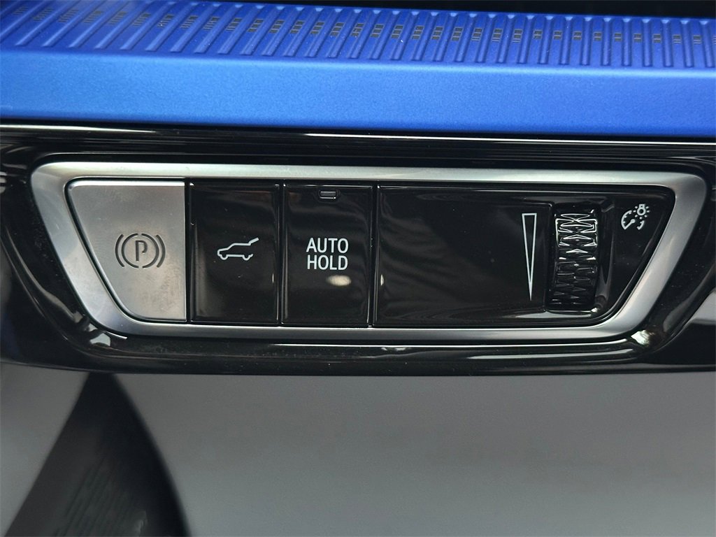 New 2026 Cadillac Optiq Luxury 2 image 31