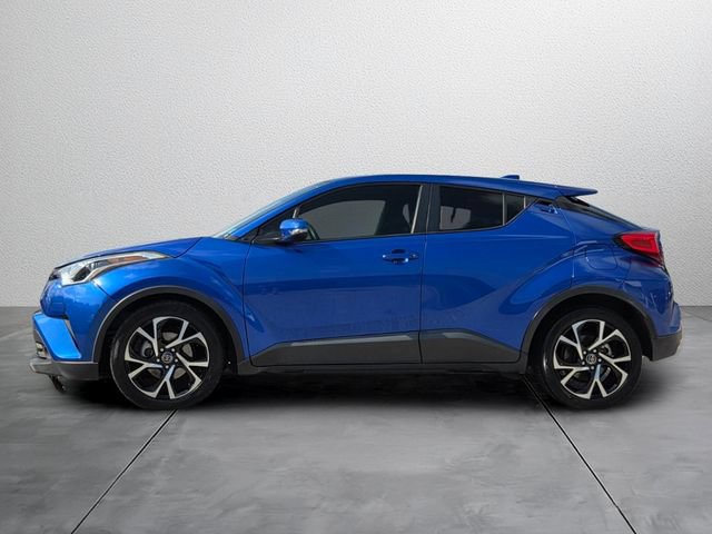 Used 2019 Toyota C-HR XLE FWD image 2