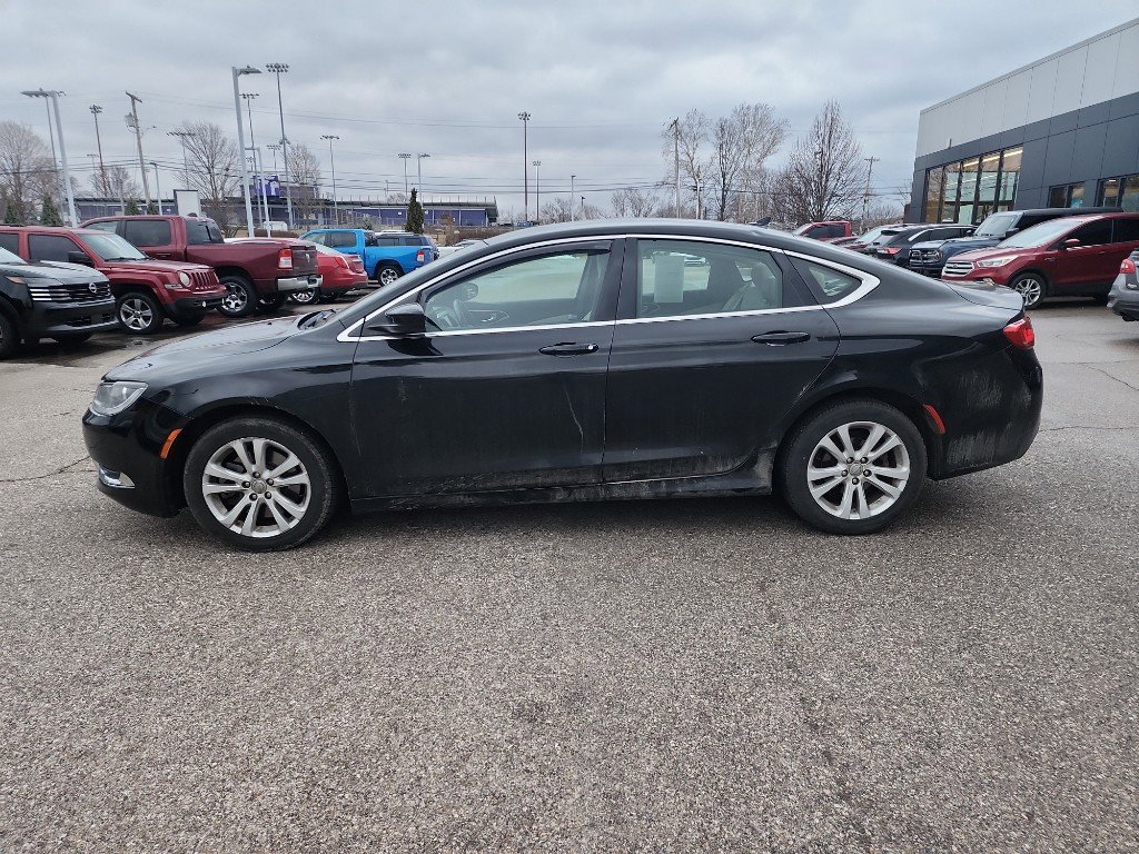 Used 2016 Chrysler 200 Limited Platinum w/ Comfort & Convenience Group image 4