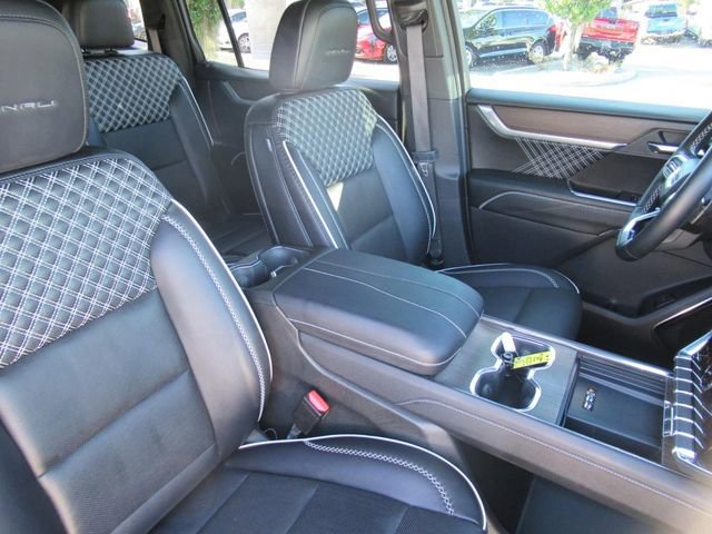 Used 2025 GMC Acadia Denali FWD image 9