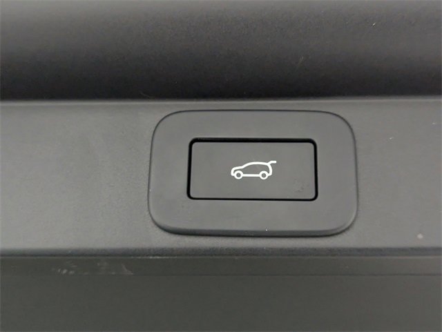 Used 2023 Land Rover Range Rover SE image 27