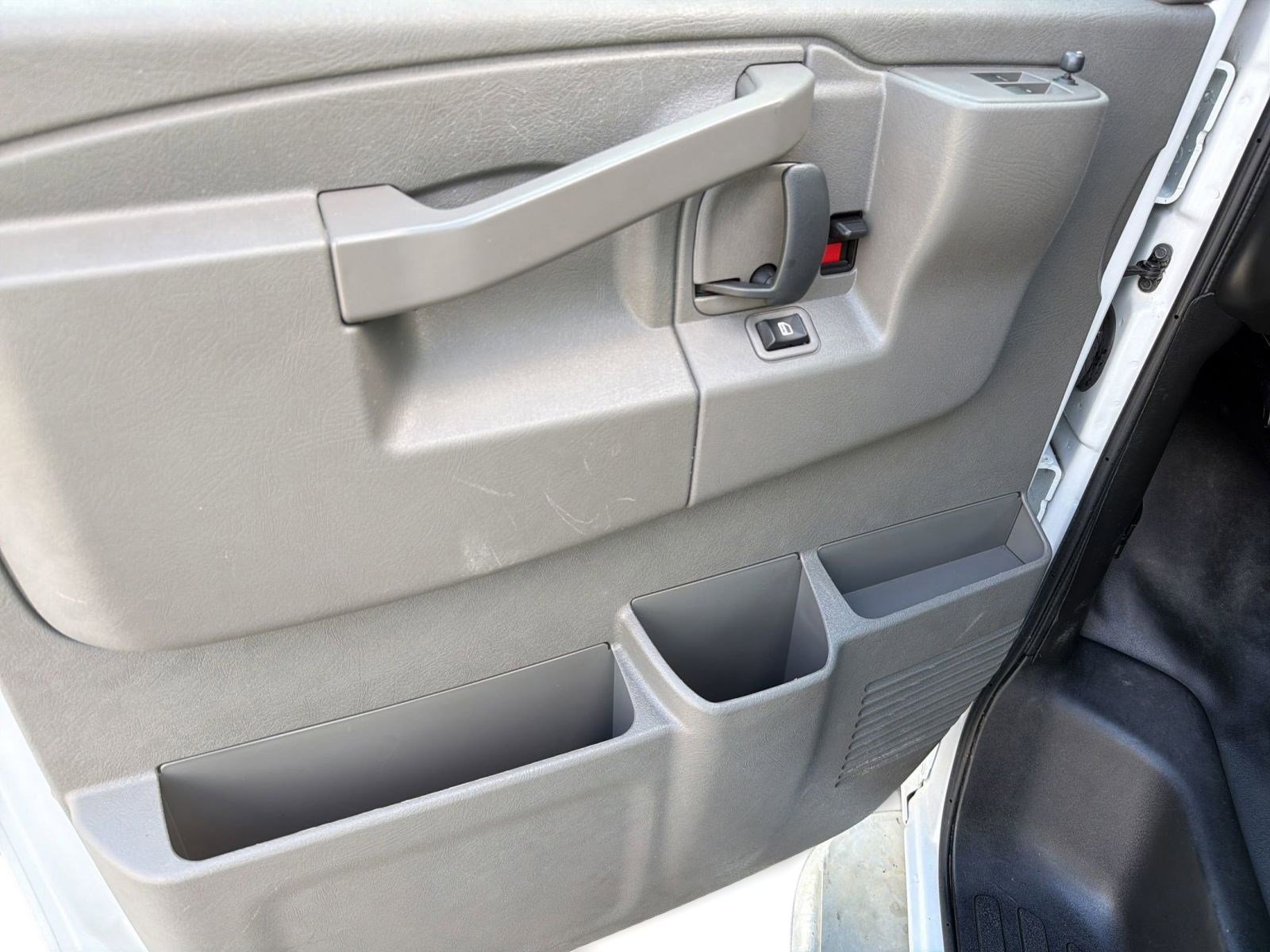 Certified 2024 GMC Savana 2500 w/ Driver Convenience Package image 19